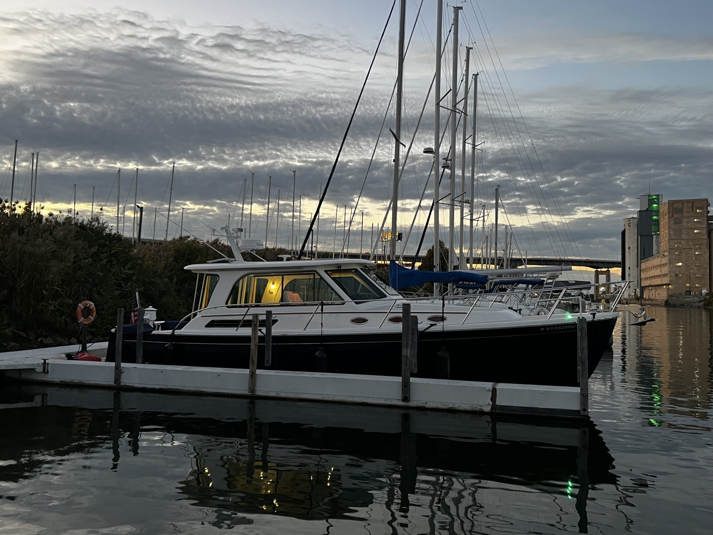 Back Cove 372 Yacht For Sale
