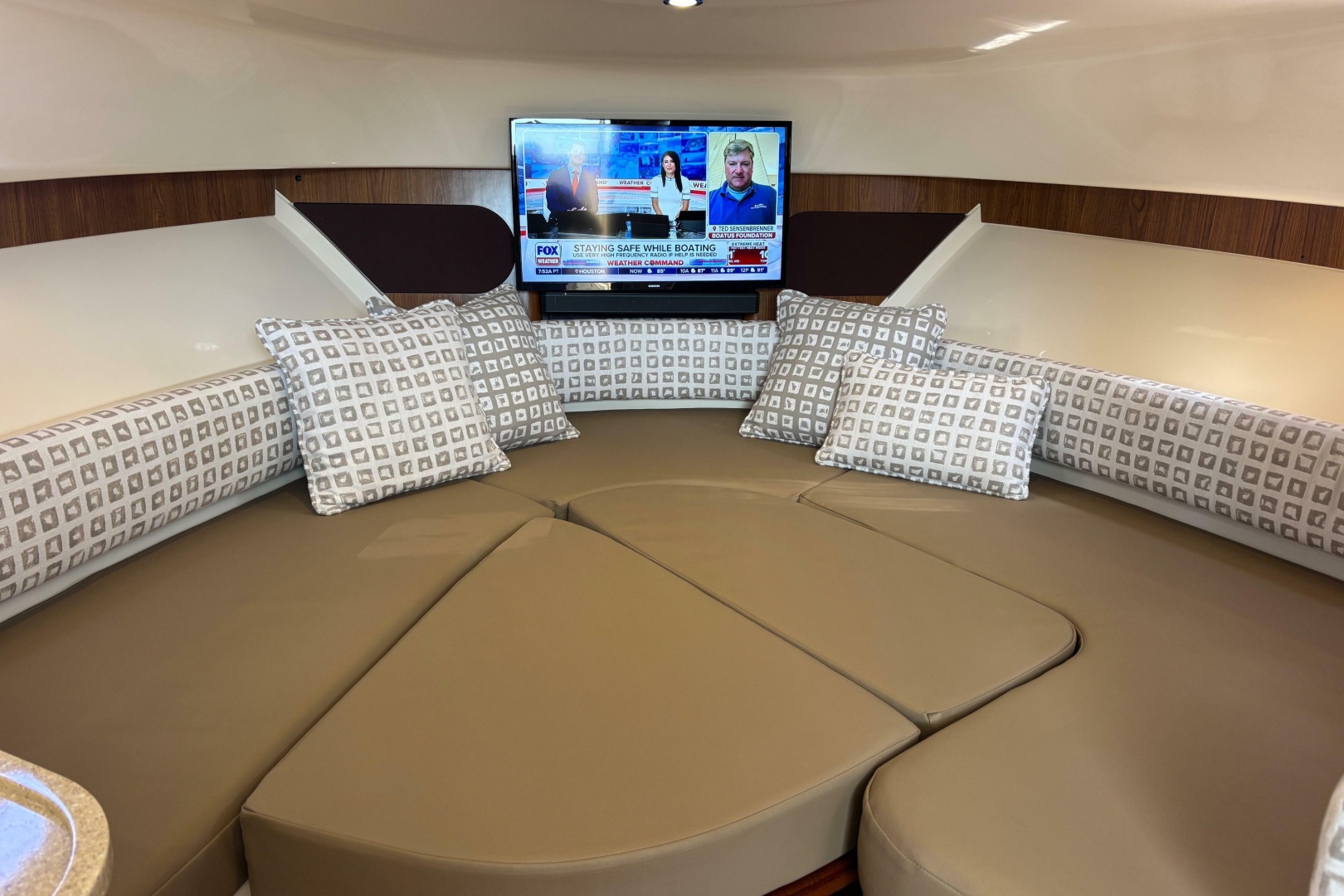 OG ERIN INION 34ft Pursuit Yacht For Sale OG ERIN INION 34ft Pursuit Yacht For Sale