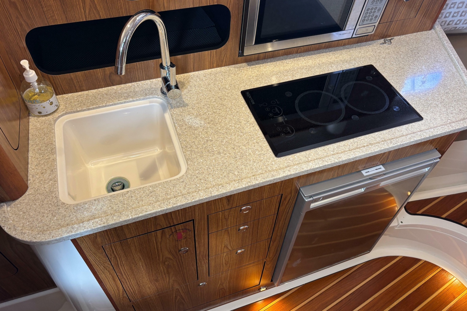 OG ERIN INION 34ft Pursuit Yacht For Sale OG ERIN INION 34ft Pursuit Yacht For Sale
