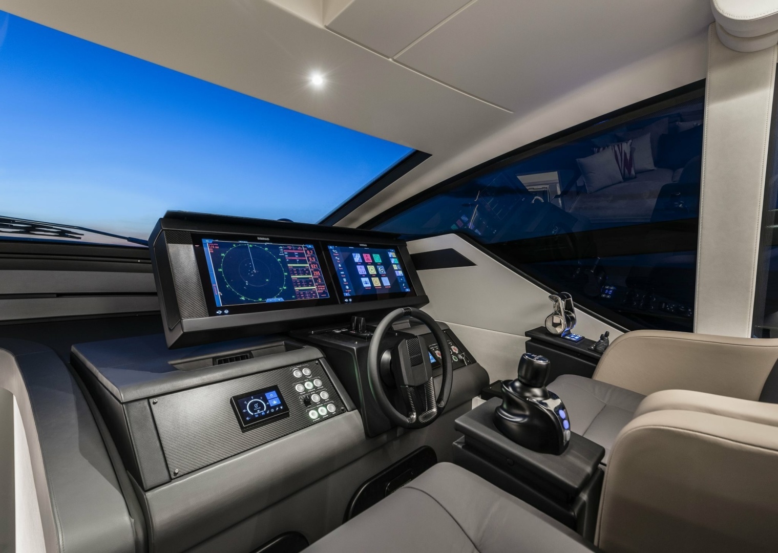 Pershing 6X Yacht For Sale