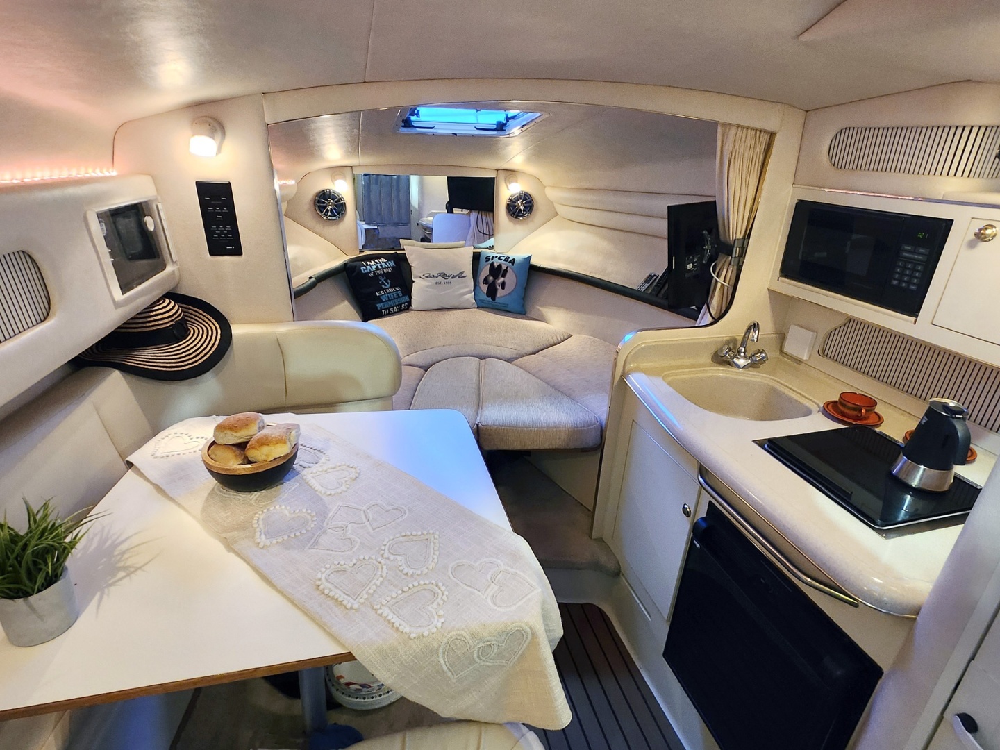 1999 Sea Ray 270 DA Sundancer