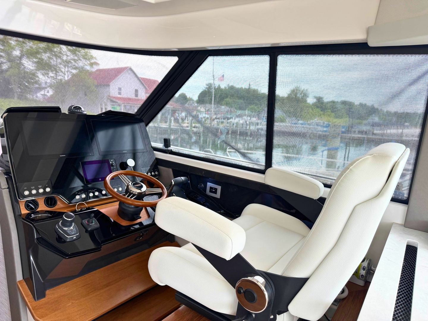 2025 Tiara Yachts 48 LE