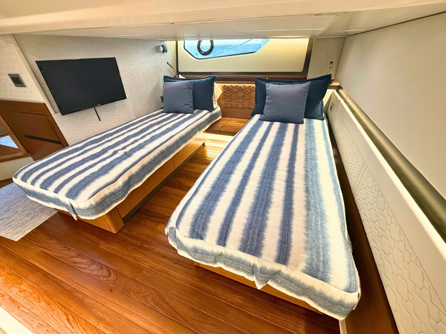 Tiara Yachts 48 LE Yacht For Sale