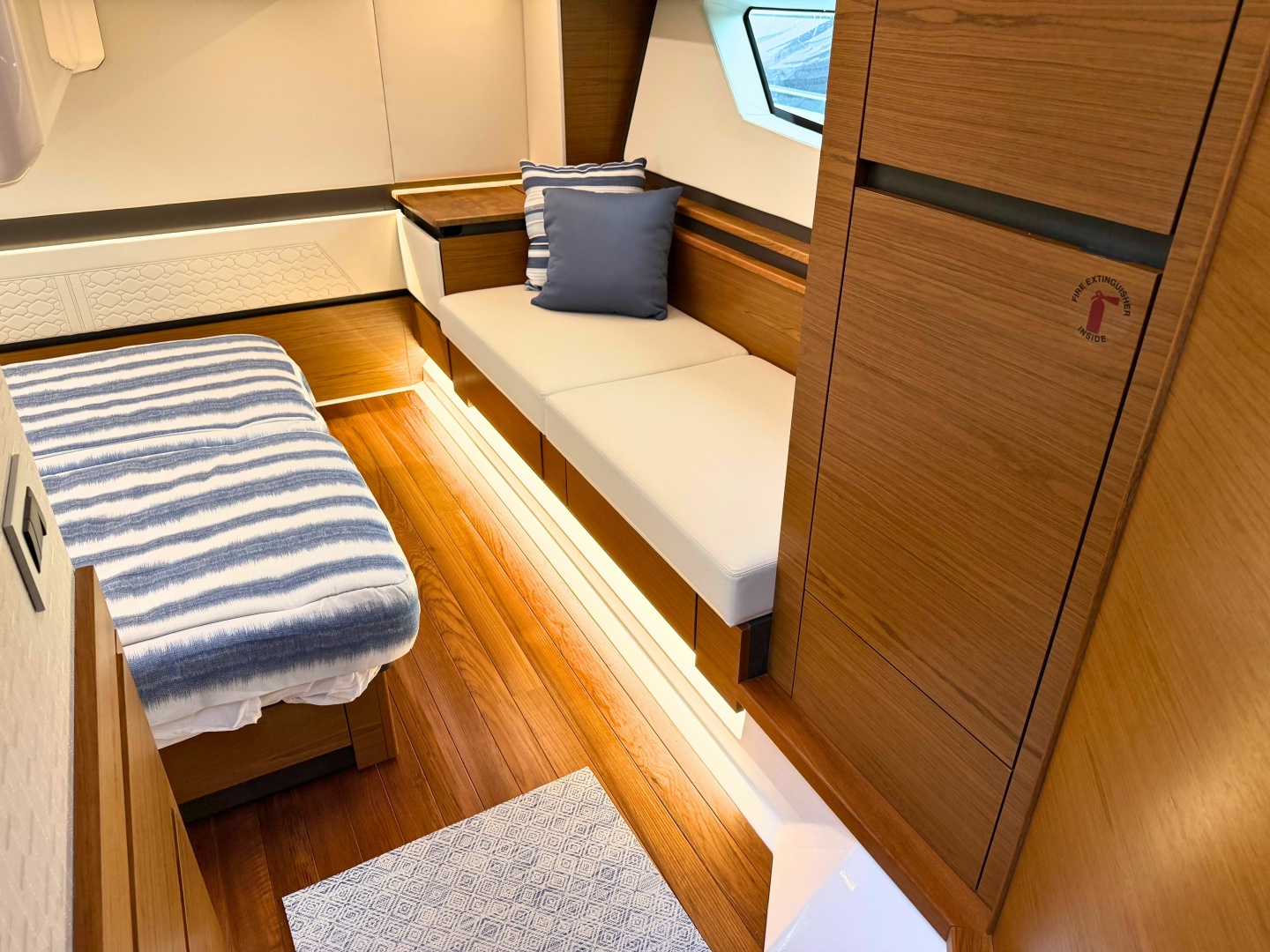 Tiara Yachts 48 LE — Nauti Life - Photo 24