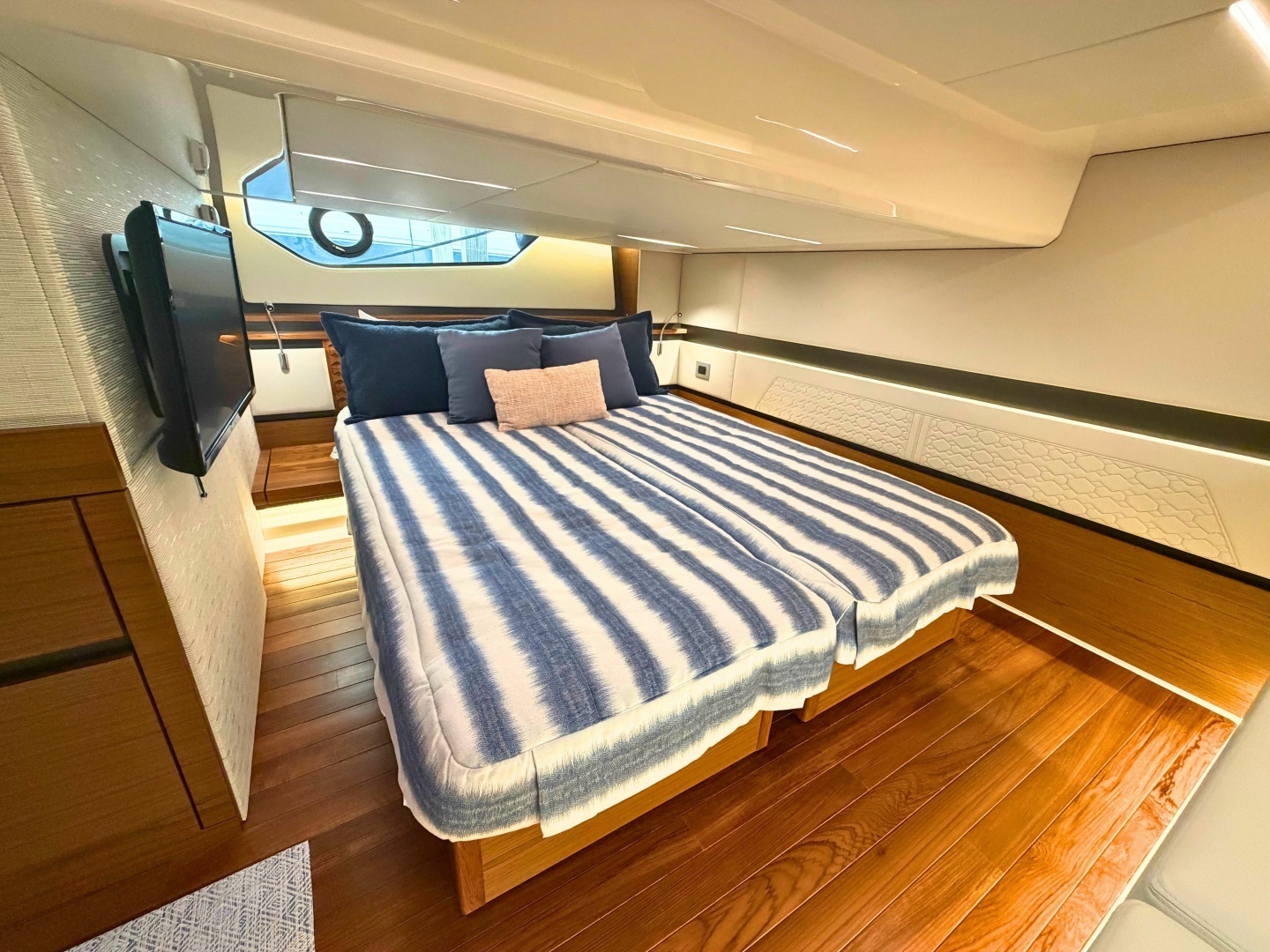 Tiara Yachts 48 LE Yacht For Sale