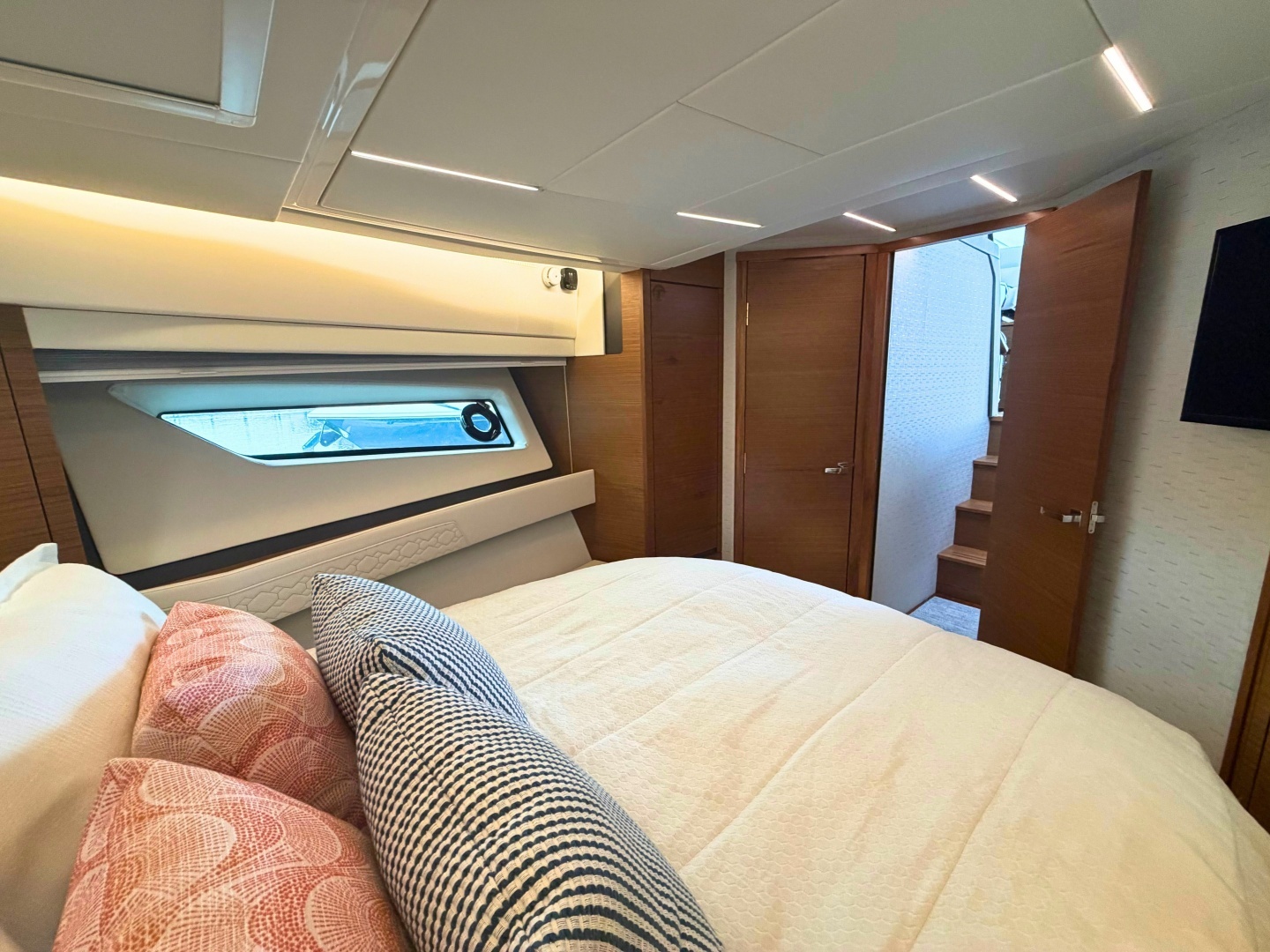 Tiara Yachts 48 LE Yacht For Sale