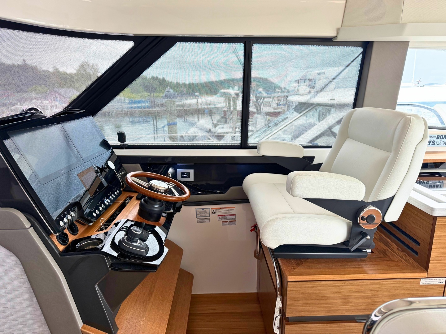 Tiara Yachts 48 LE Yacht For Sale