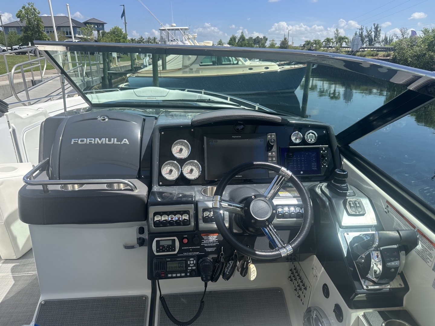 Formula 350 BR Yacht For Sale
