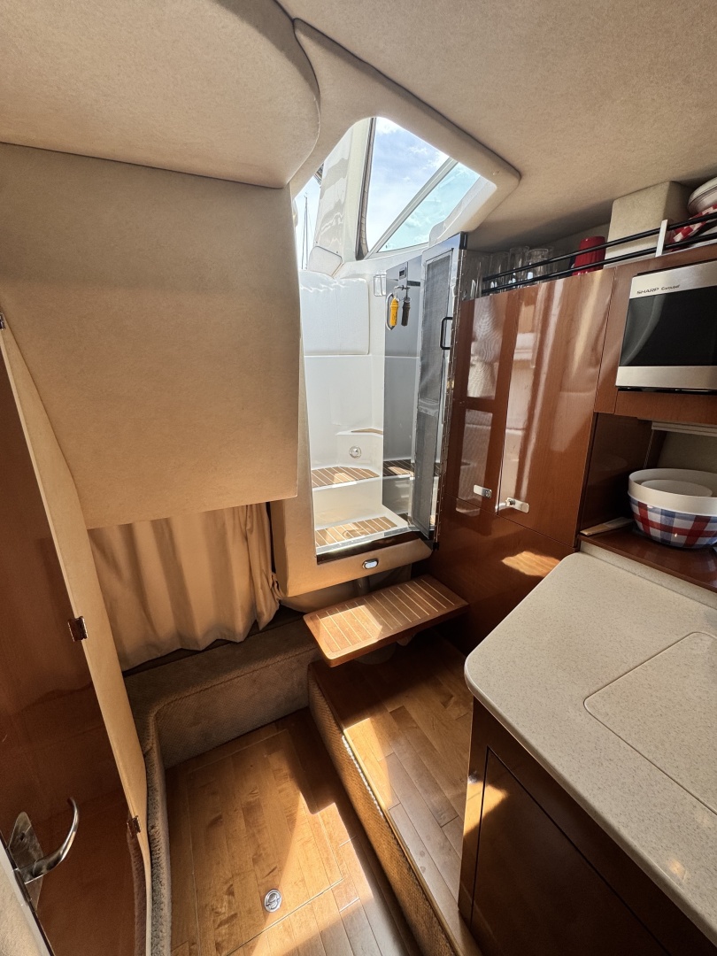 Sea Ray 310 Sundancer — Just Right - Photo 21