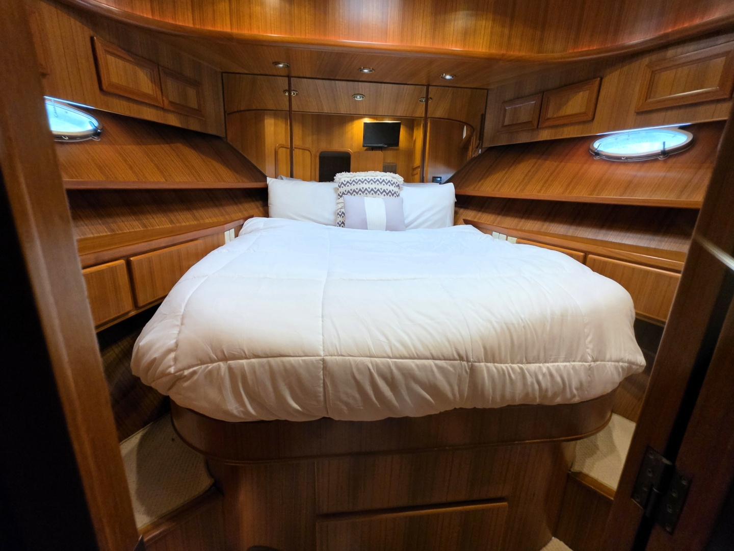 2000 Symbol 50 Pilothouse