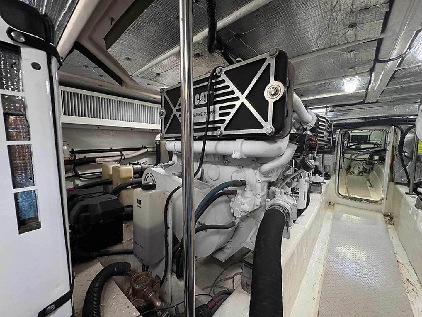 Sea Ray 560 Sedan Bridge Yacht For Sale