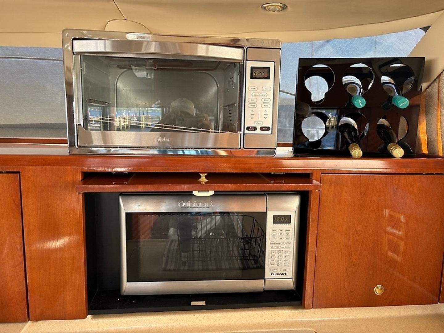 Sea Ray 560 Sedan Bridge Yacht For Sale