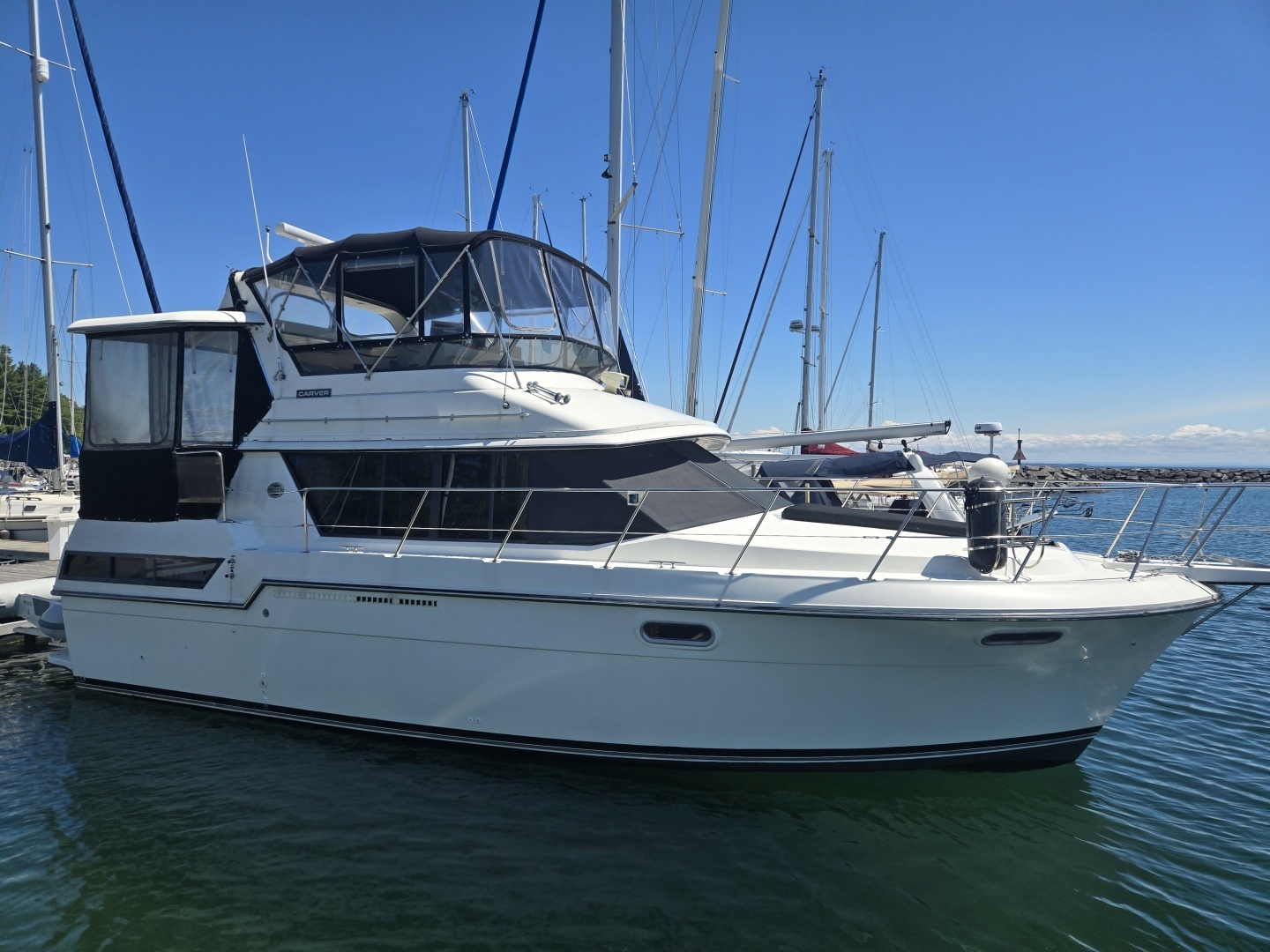 1989 Carver 3807 - photo 1 of 28