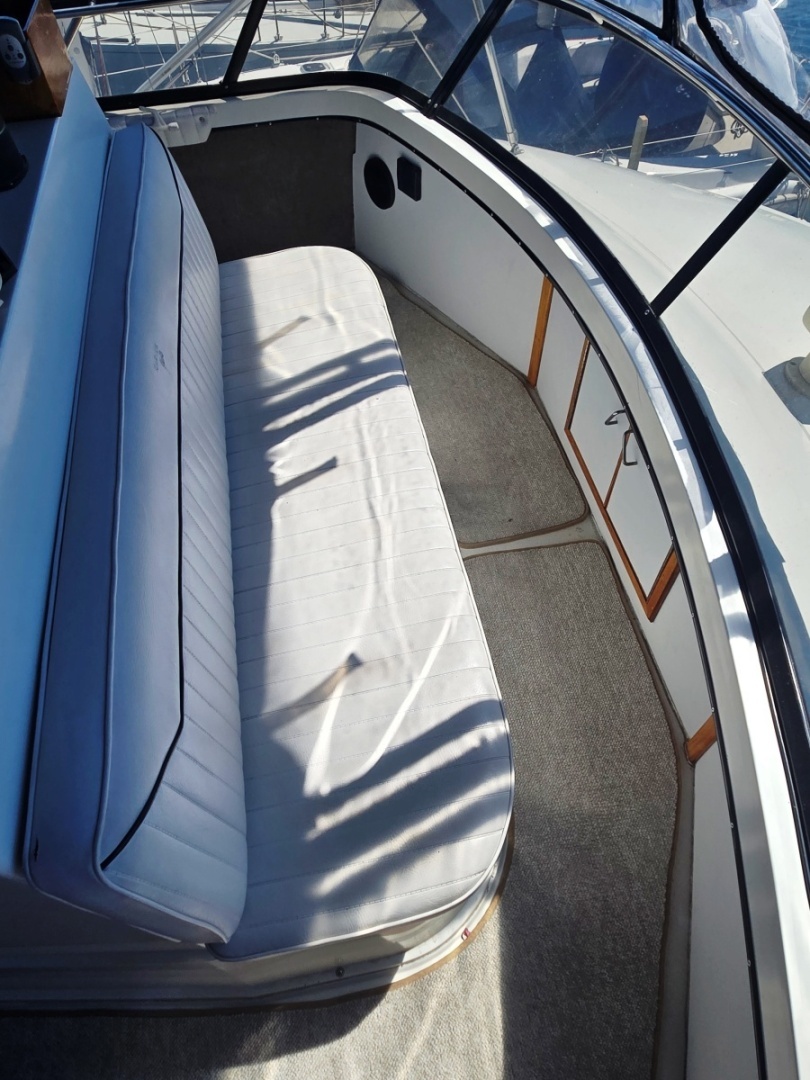 1989 Carver 3807