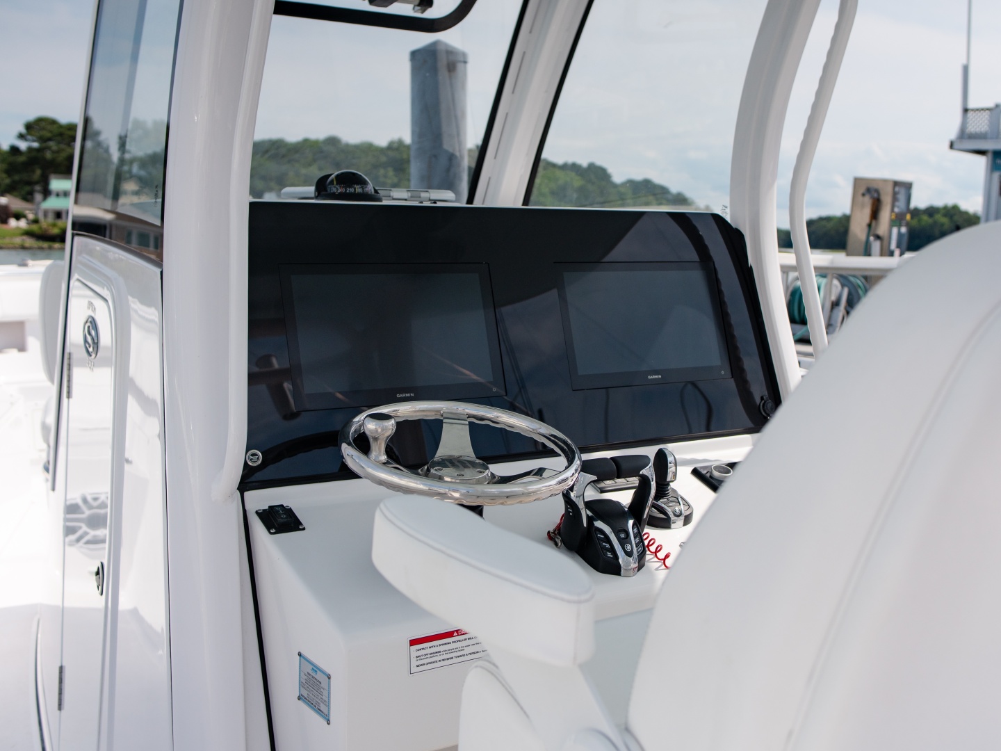 2025 Sportsman 322 Center Console