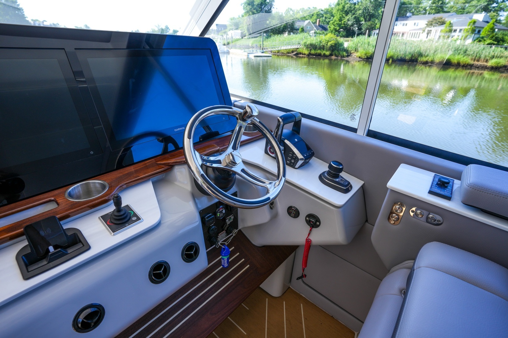 Regal LX43 Yacht For Sale