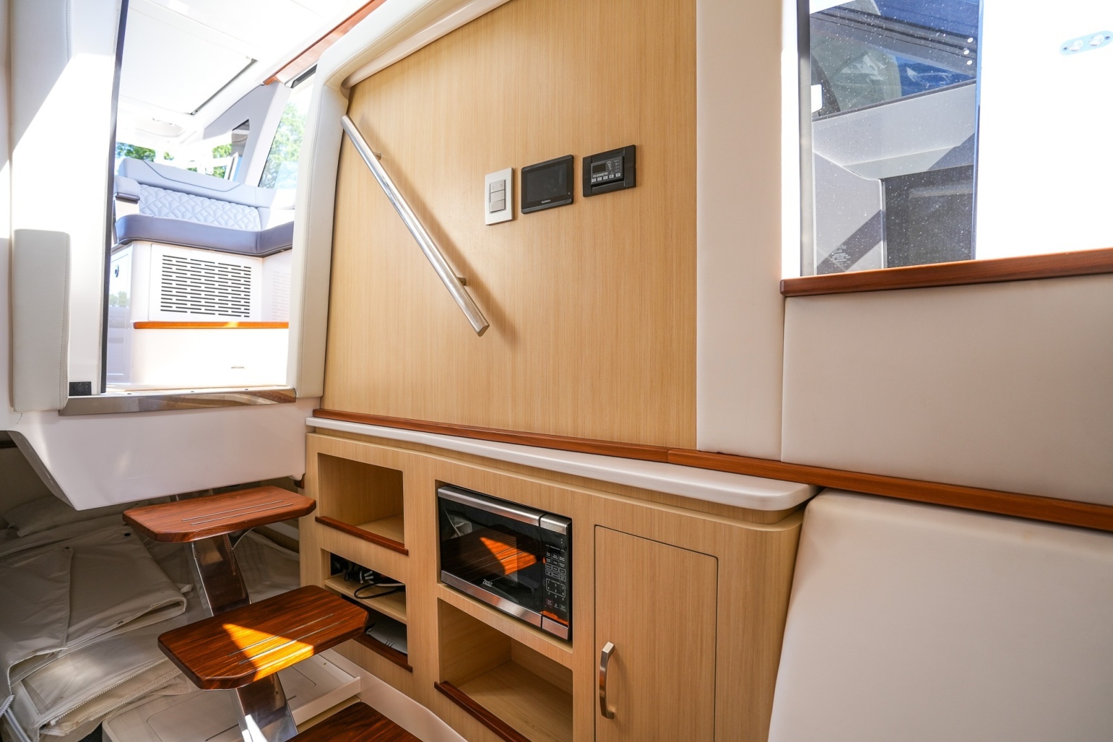 Regal LX43 Yacht For Sale