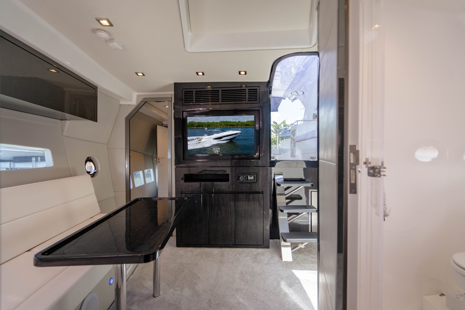 Schaefer 400 Sport Yacht For Sale