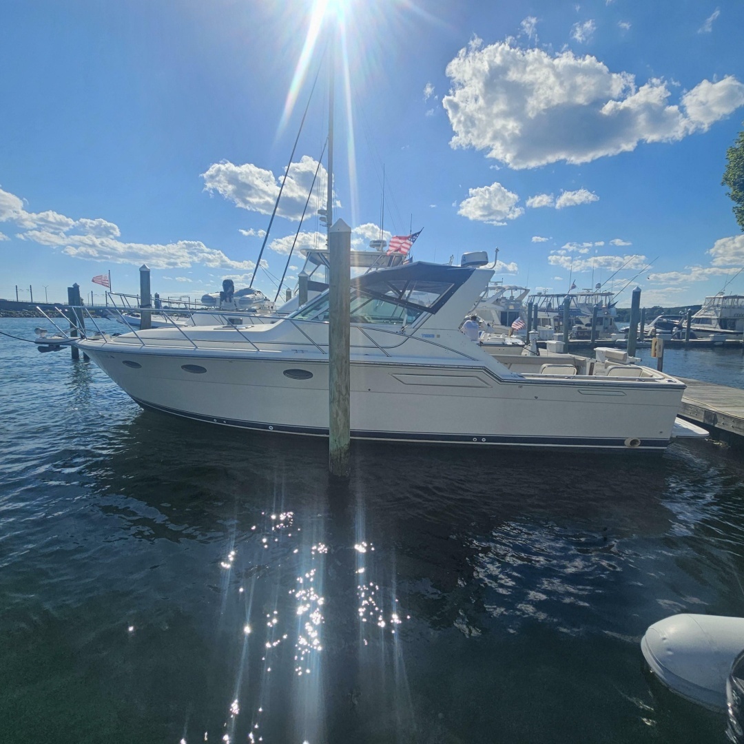 36' | 1988 | Tiara Yachts