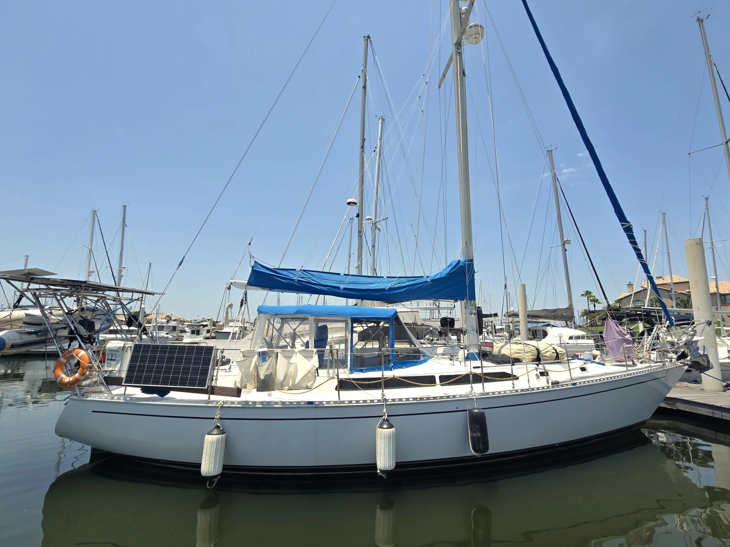 1985 Gulfstar Hirsch 45 - photo 1 of 50