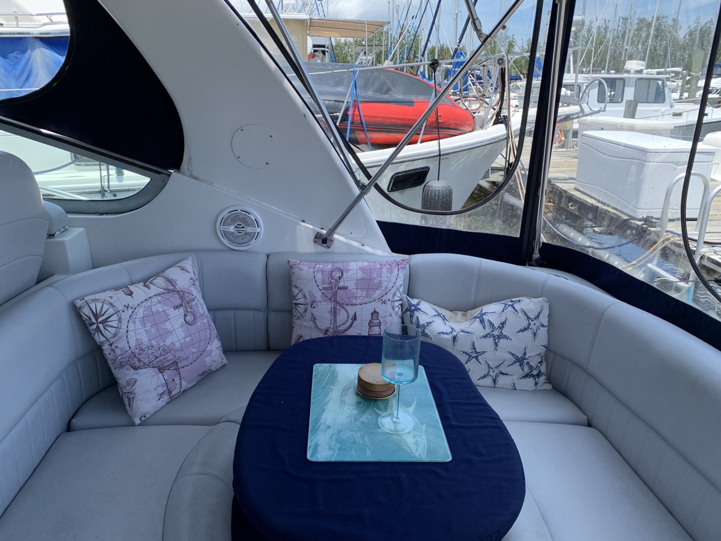 GEORGIE GIRL 32ft Four Winns Yacht For Sale