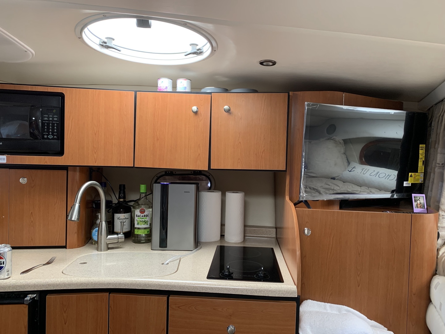 GEORGIE GIRL 32ft Four Winns Yacht For Sale