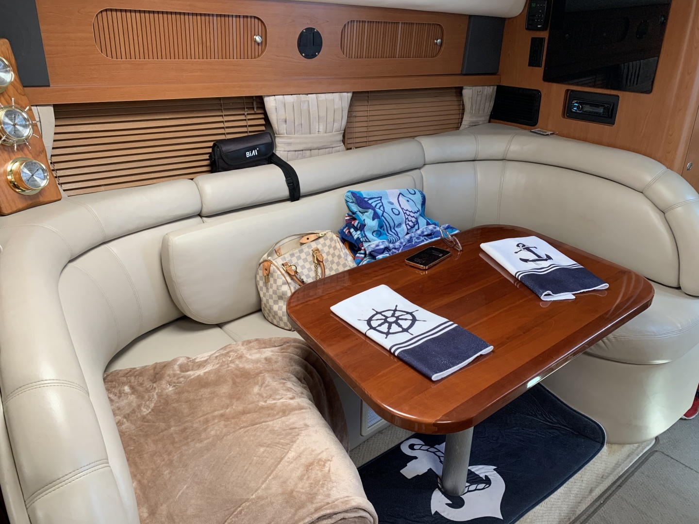 GEORGIE GIRL 32ft Four Winns Yacht For Sale