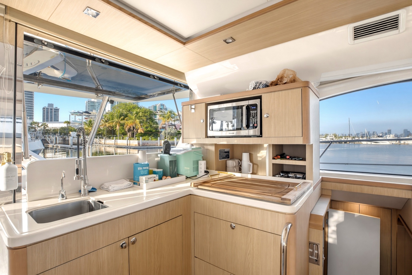 2021 Aquila 44 PowerCat
