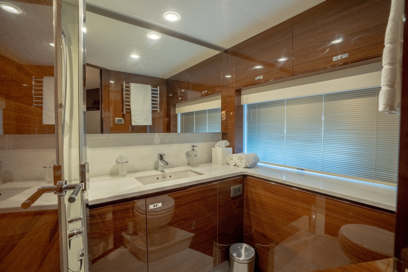 2019 Princess Y85