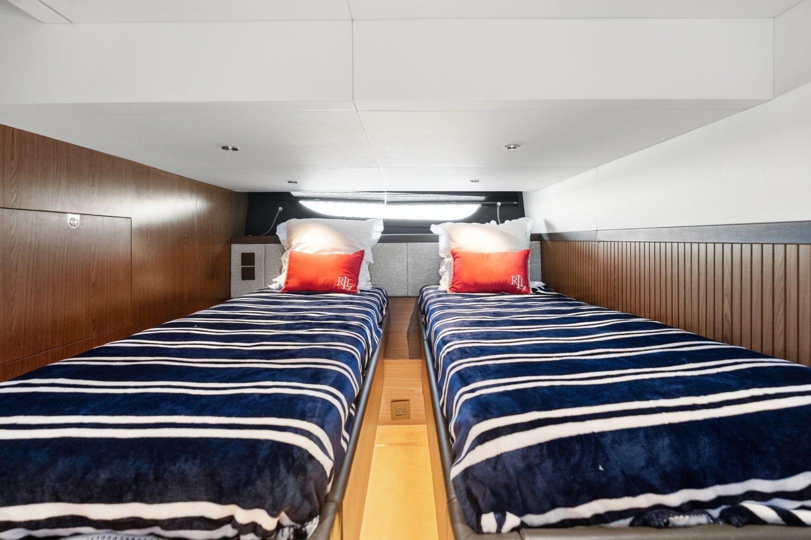 Matterhorn White 50ft ECLIPSE Yacht For Sale