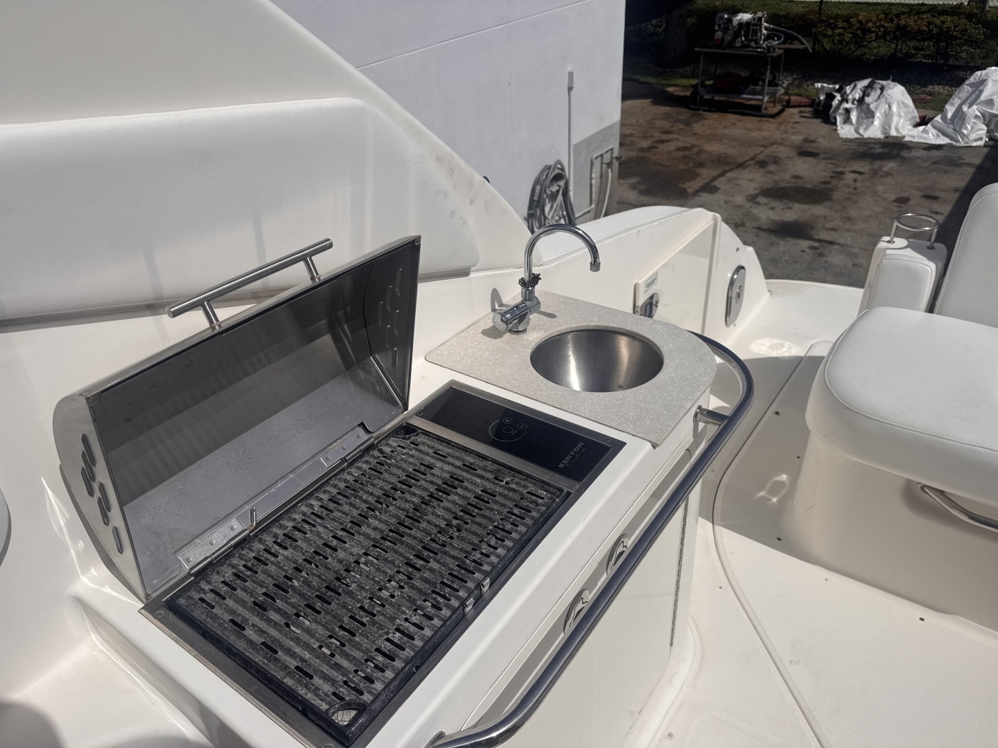 2009 Sea Ray 270 Sundancer