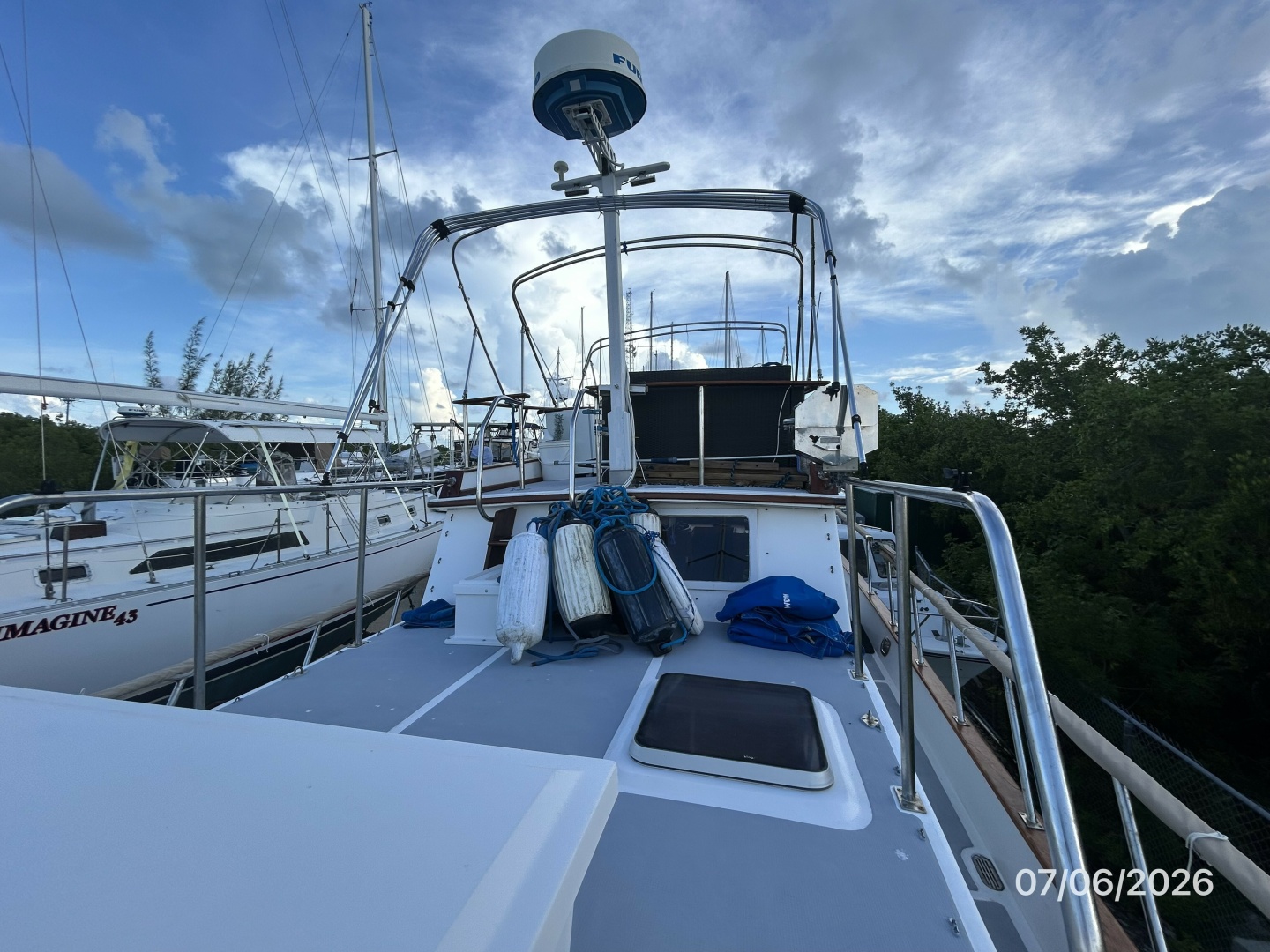 36' Monk trunk cabin forward
