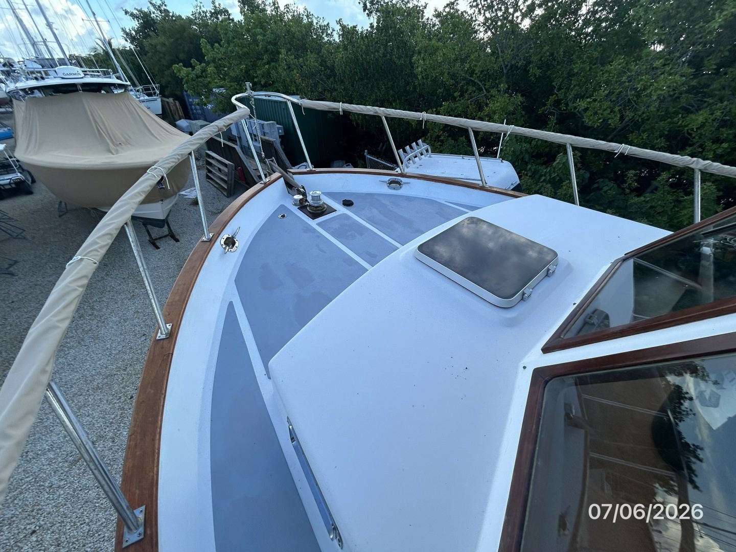 36' Monk foredeck1