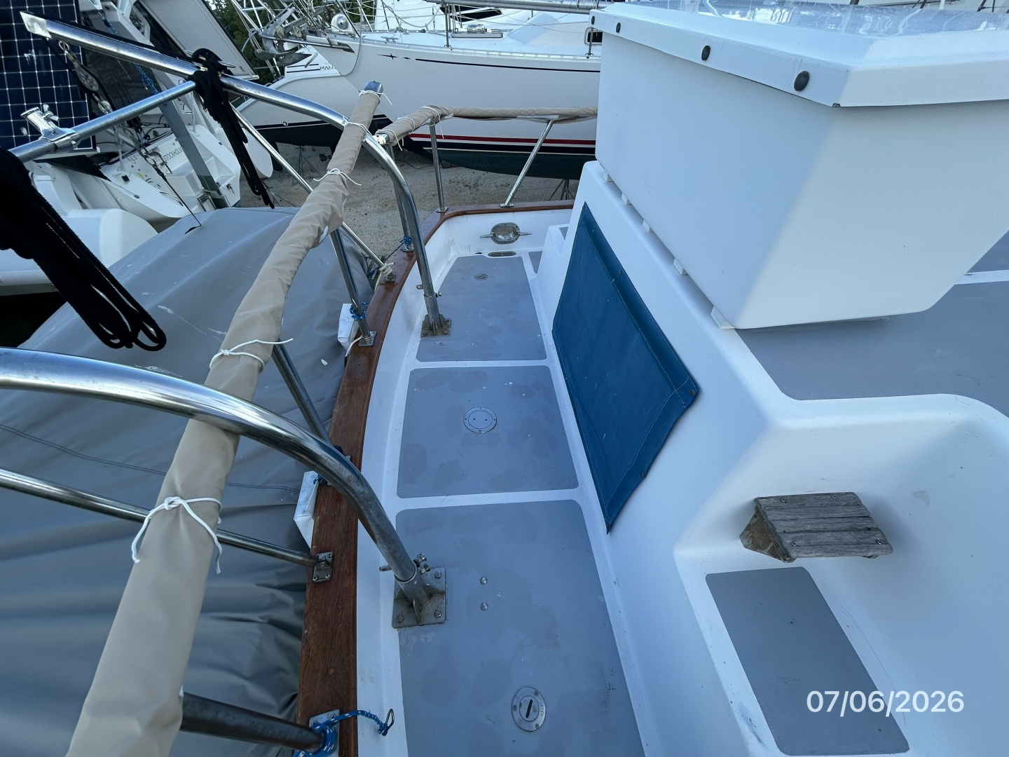36' Monk aftdeck port