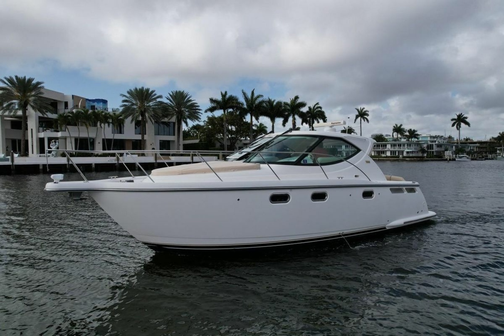 2008 Tiara Yachts 3500 Sovran