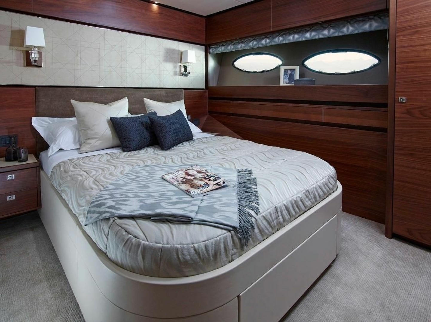 2015 Princess 88 Flybridge Motor Yacht