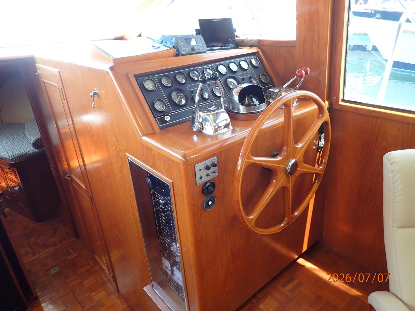 42' Ocean Alexander lower helm