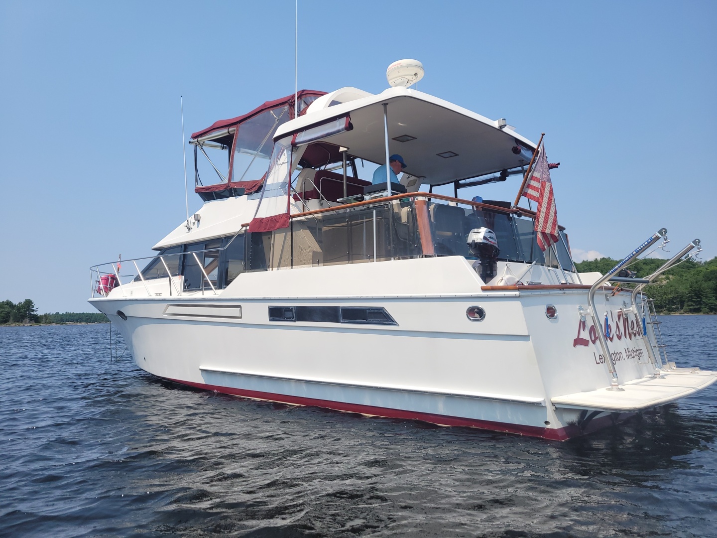 42' Ocean Alexander port aft profile