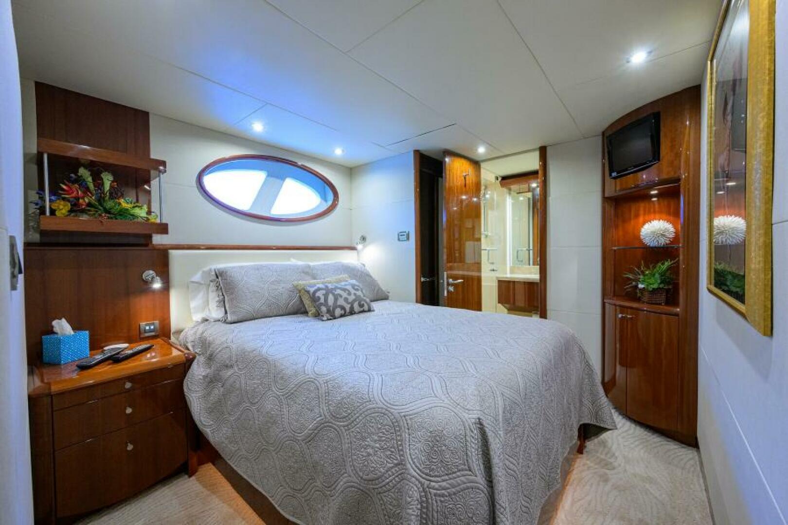 Lazzara Yachts 80 Enclosed — WILLYN - Photo 27