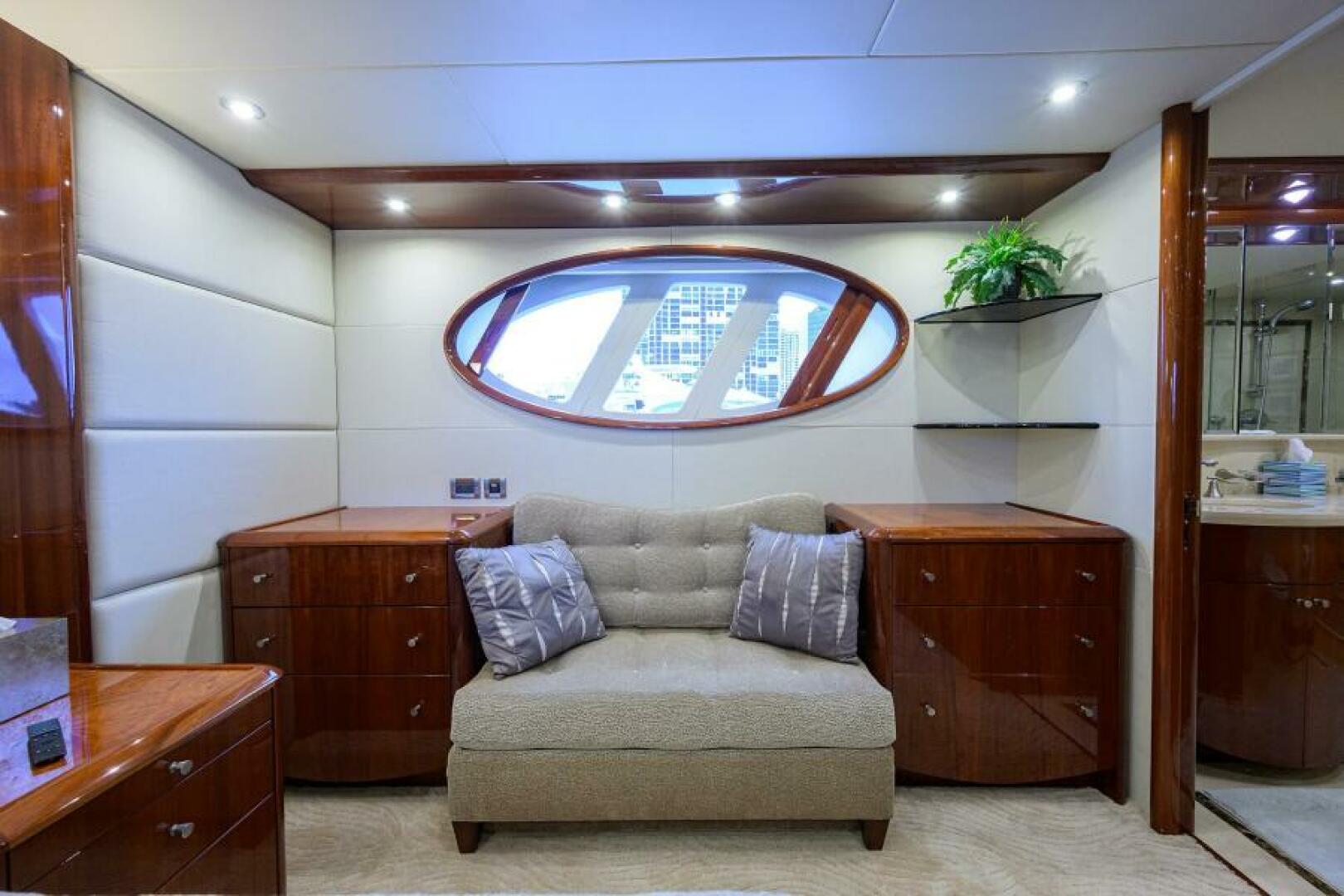 Lazzara Yachts 80 Enclosed — WILLYN - Photo 17