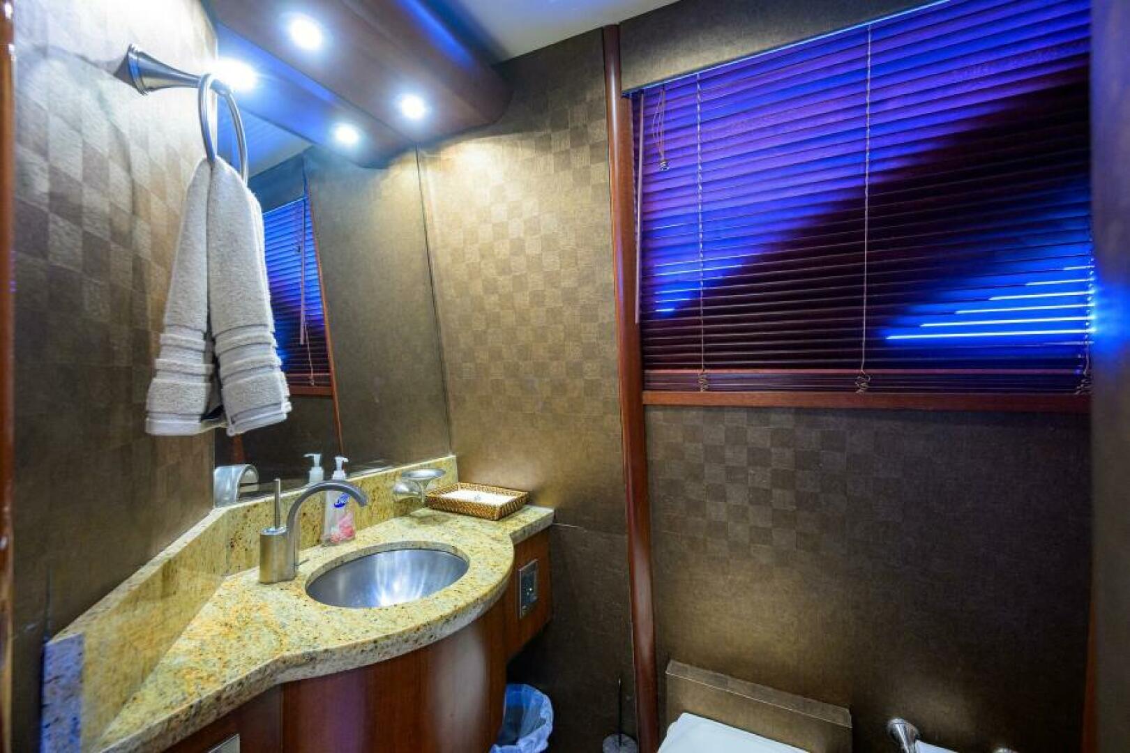 Lazzara Yachts 80 Enclosed — WILLYN - Photo 6