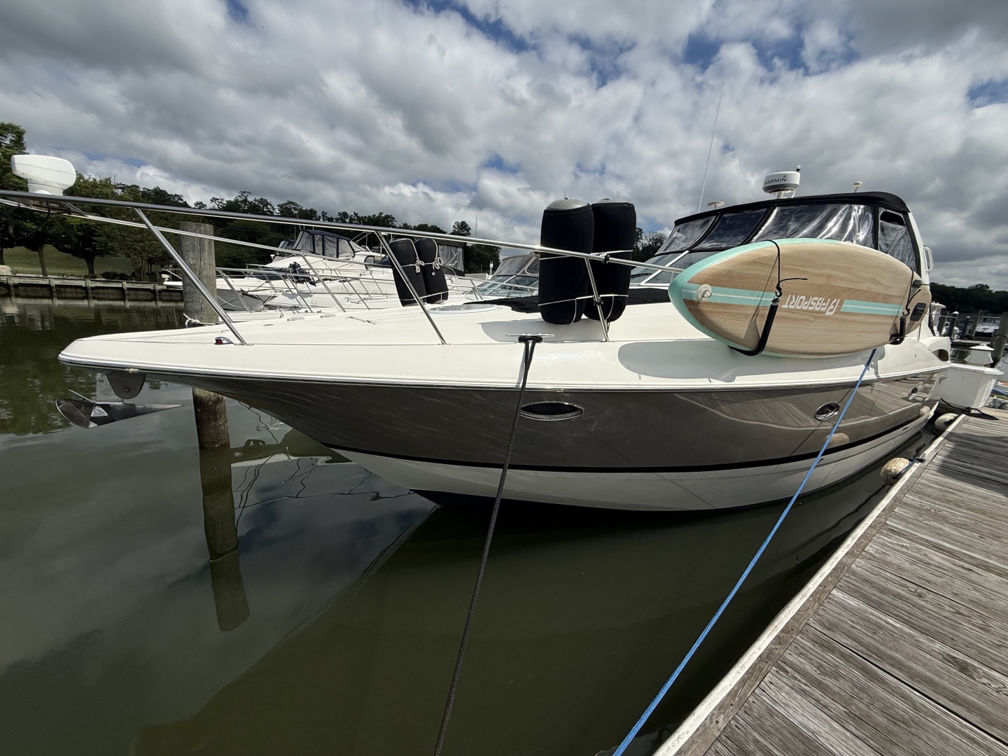 2006 Cruisers Yachts 370 Express