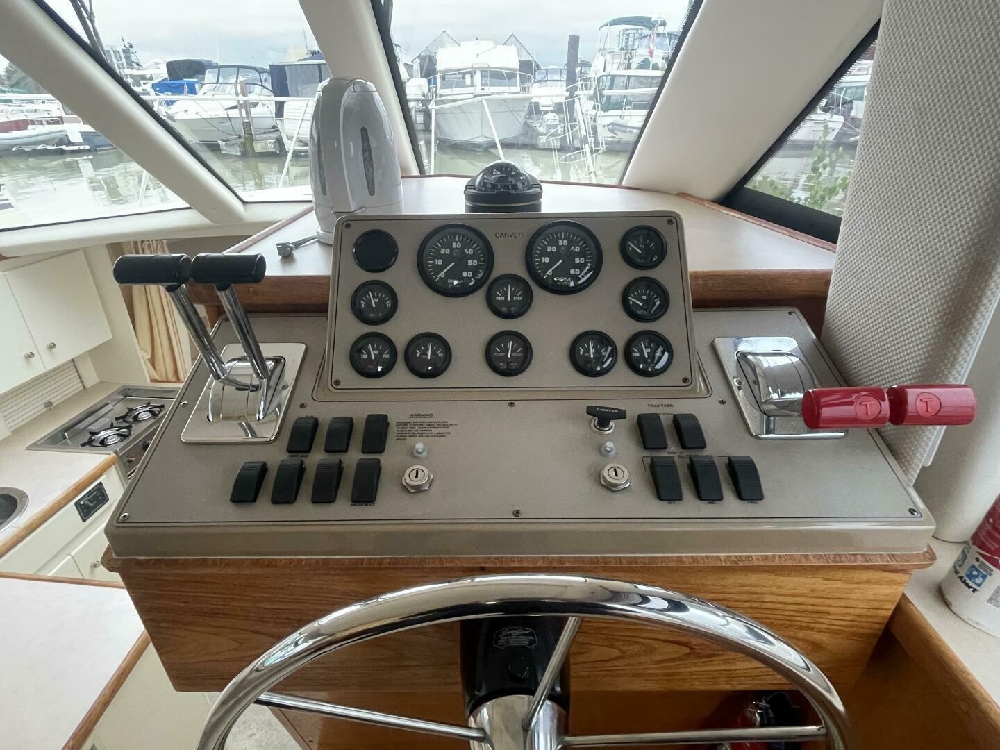 32ft Carver Yacht For Sale