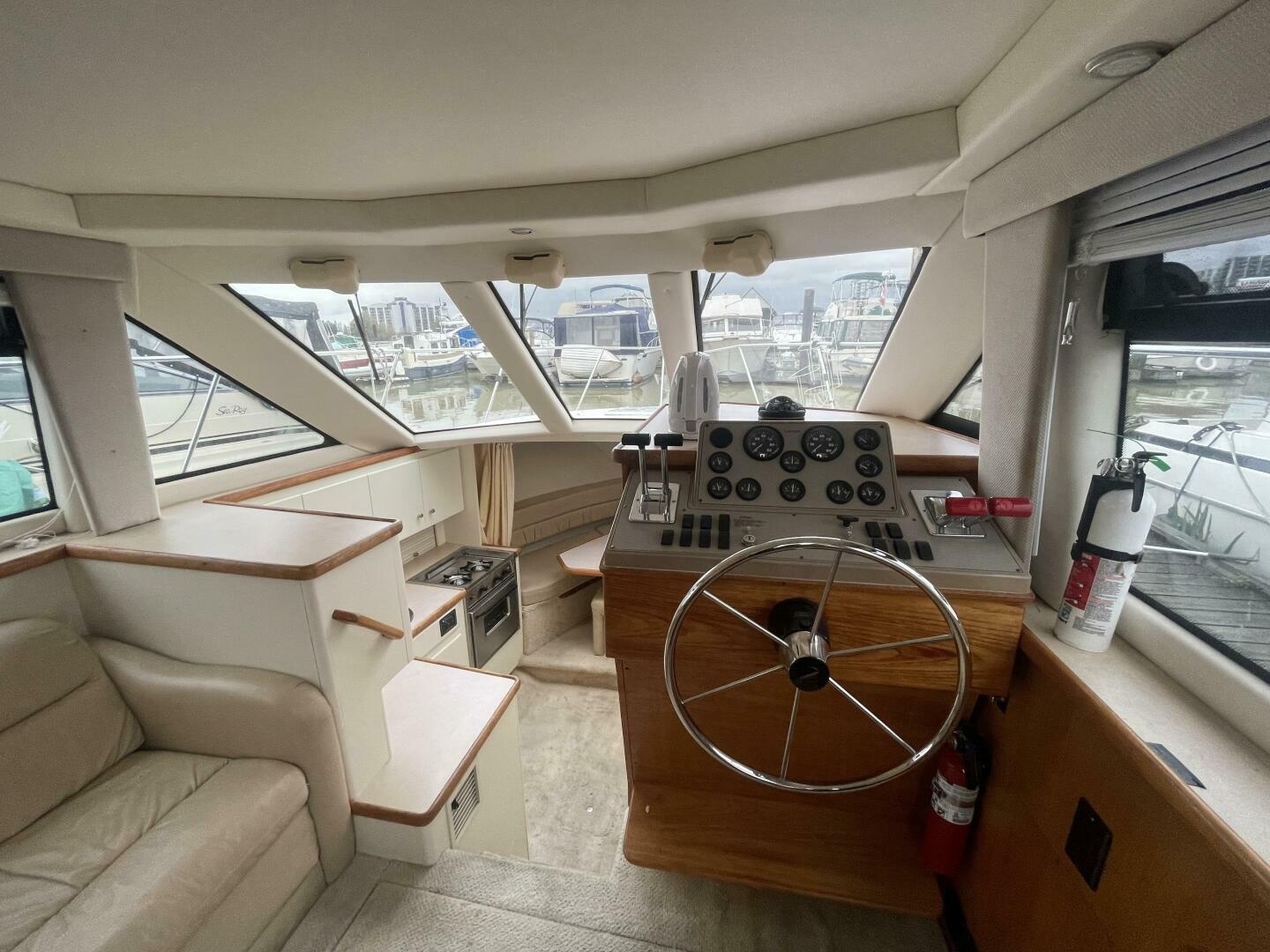 32ft Carver Yacht For Sale