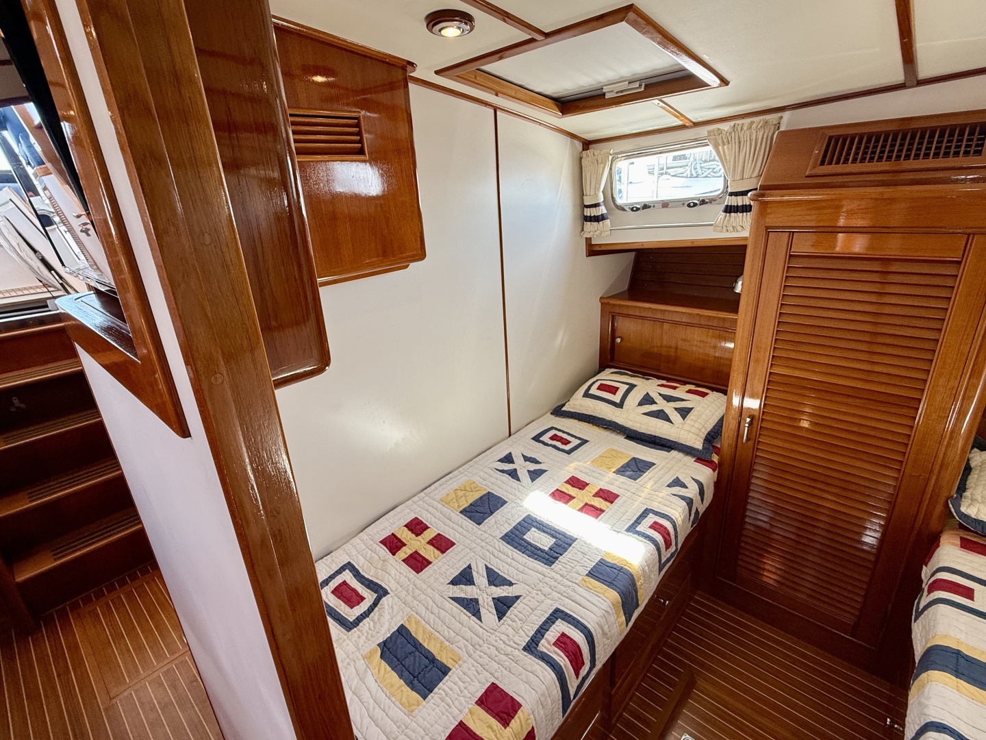 2001 Grand Banks Eastbay HX
