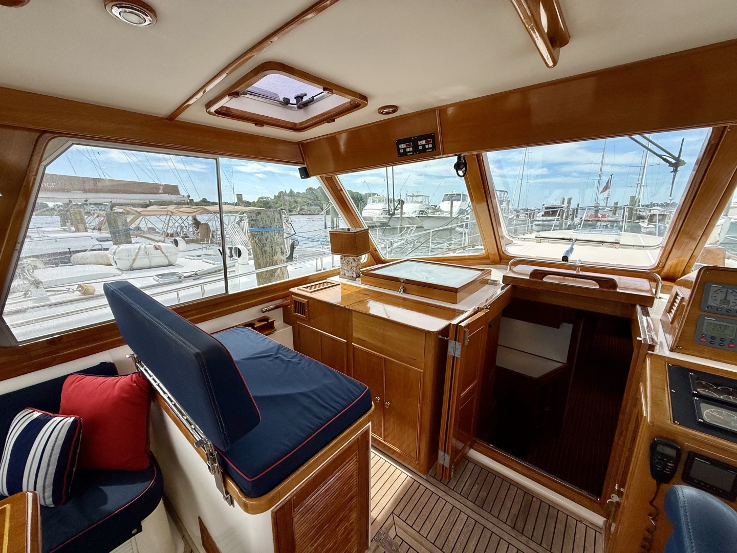 2001 Grand Banks Eastbay HX