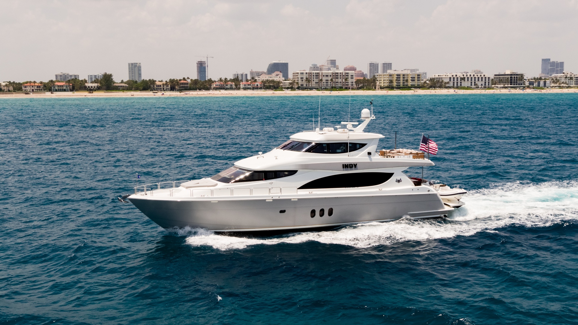 2005 Hatteras INDY