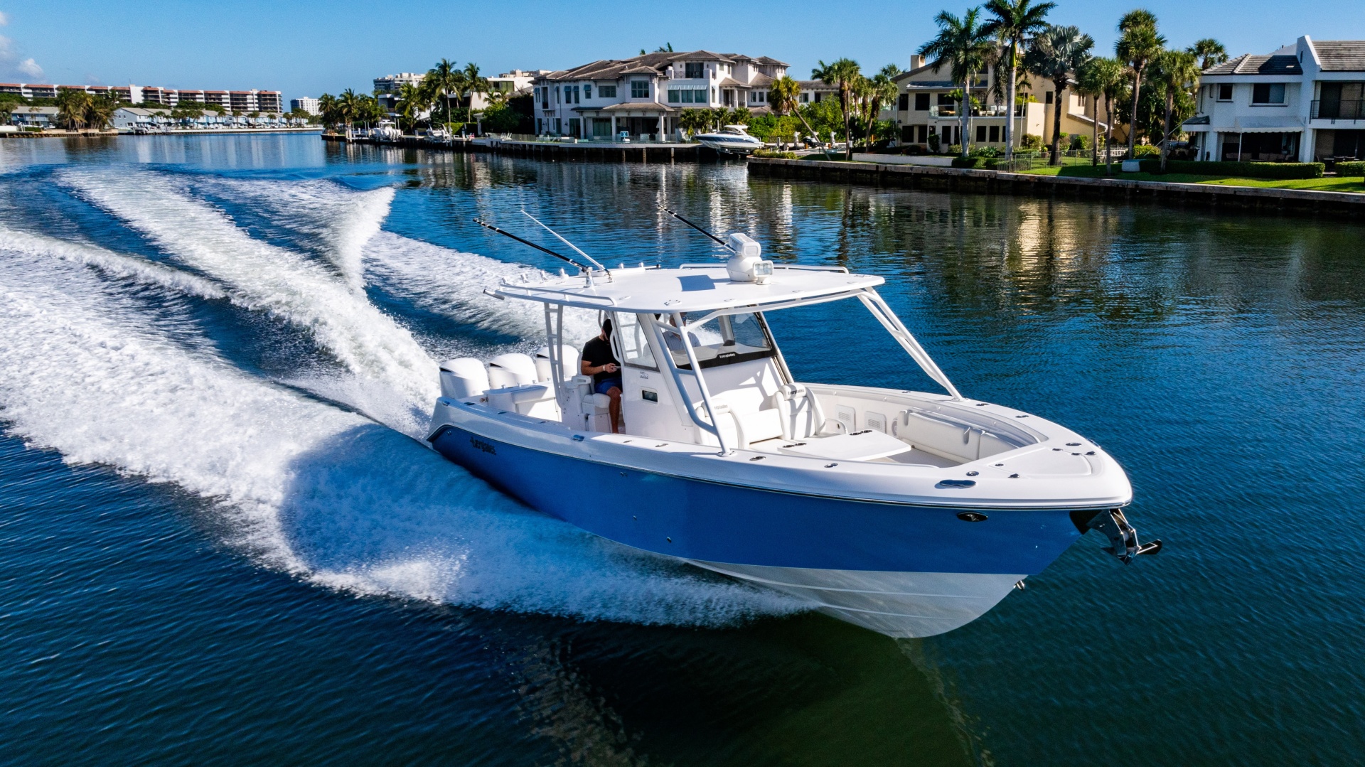 2019 Everglades 355 Center Console