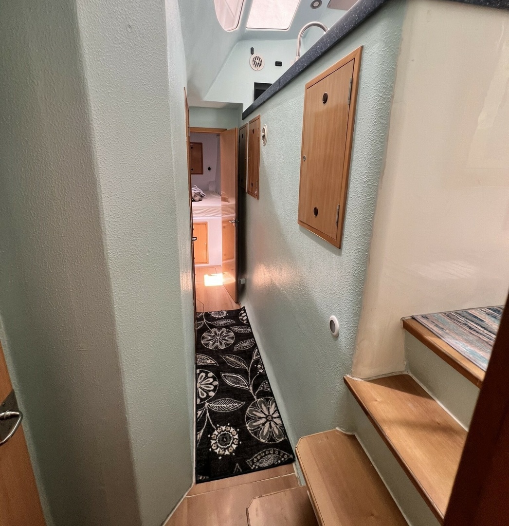 2008 Admiral 40 Cruiser