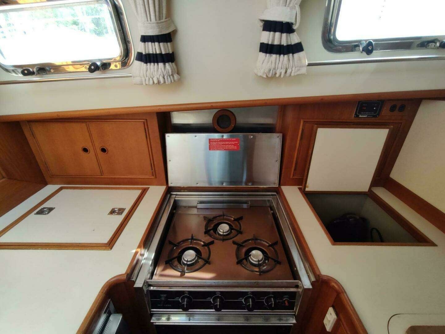 Summersalts 40ft Grand Banks Yacht For Sale Summersalts 40ft Grand Banks Yacht For Sale